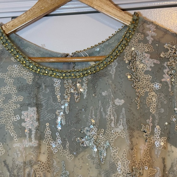 NWT Mac‎ Duggal Jewel Neckline Sequined Lace Evening Gown Platinum Size 12 - Picture 6 of 14